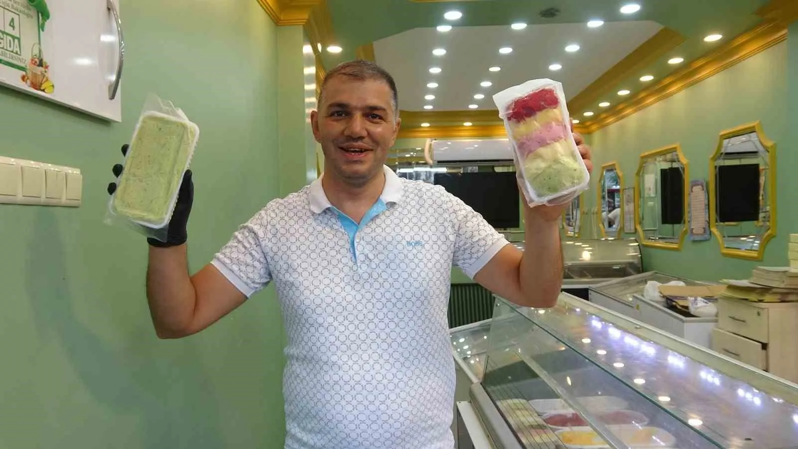 Kilosu 400 lira, topu 10 lira: Kilisli dondurmacıdan topu 400 liraya satılan dondurmaya tepki