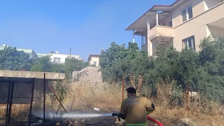 Kırıkhan’da bahçe yangını