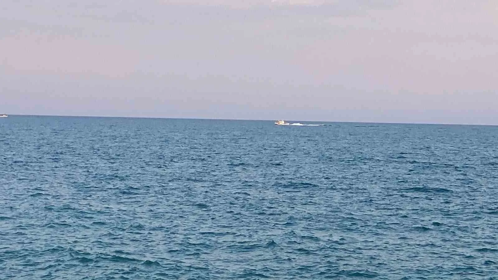Kızkalesi’nde denizde kaybolan şahsın bulunması için arama çalışmaları sürüyor