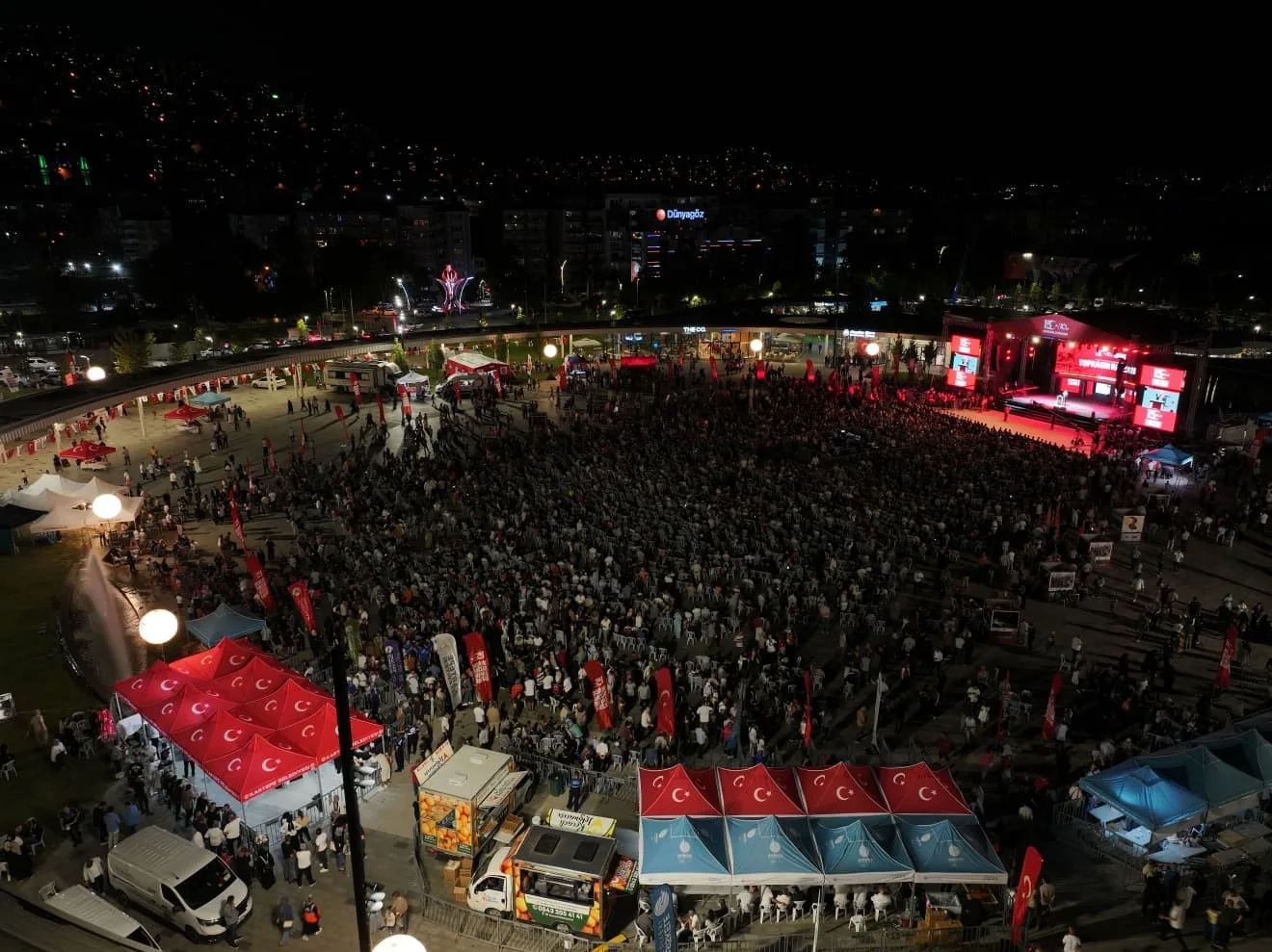 Kocaeli’de on binler Milli İrade Meydanı’nı doldudu
