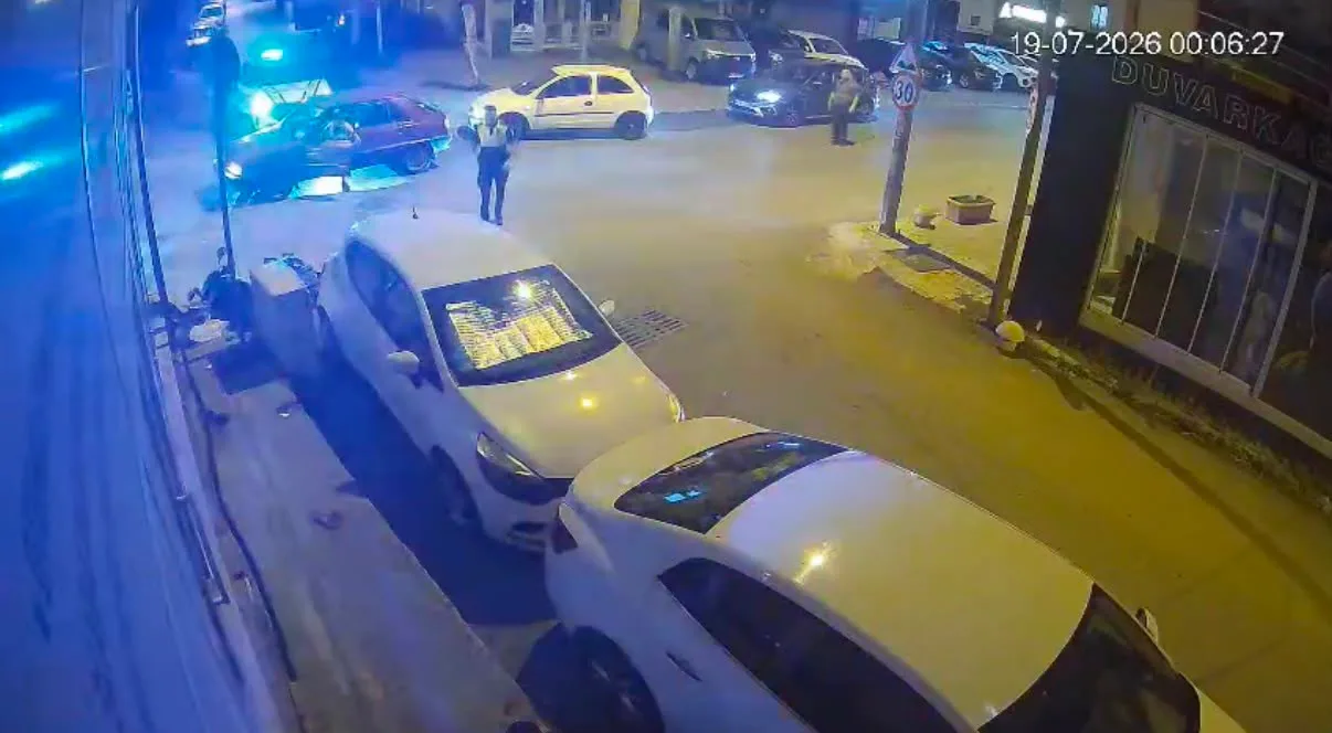 Kocaeli’de otomobil motosikletle çarpıştı: 1 yaralı