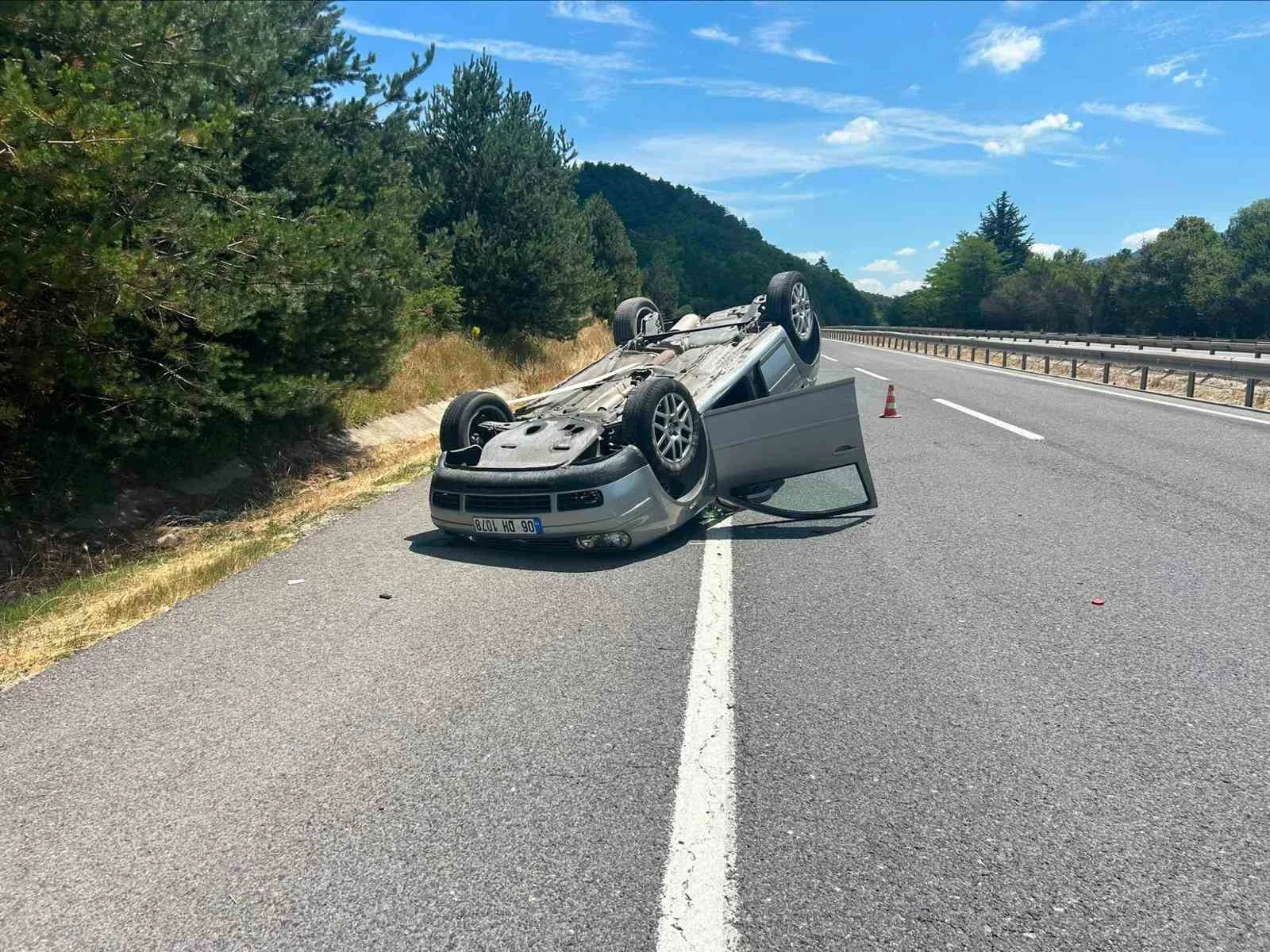 Kontrolden çıkan otomobil takla attı: 3 yaralı