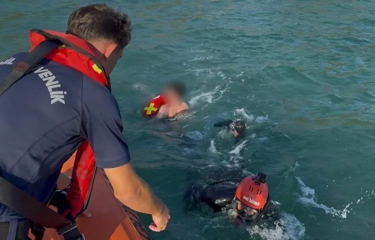 Kürek sörfüne çıktılar, ölümden döndüler