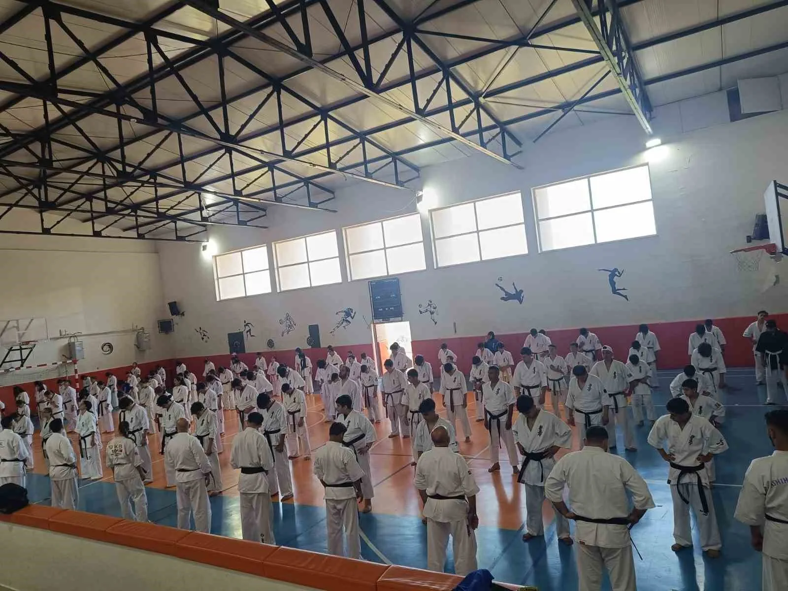 Kütahya Pazarlar’da 200 sporcu Kyokushin-Kan Türkiye Yaz Gelişim Kampı’nda buluştu