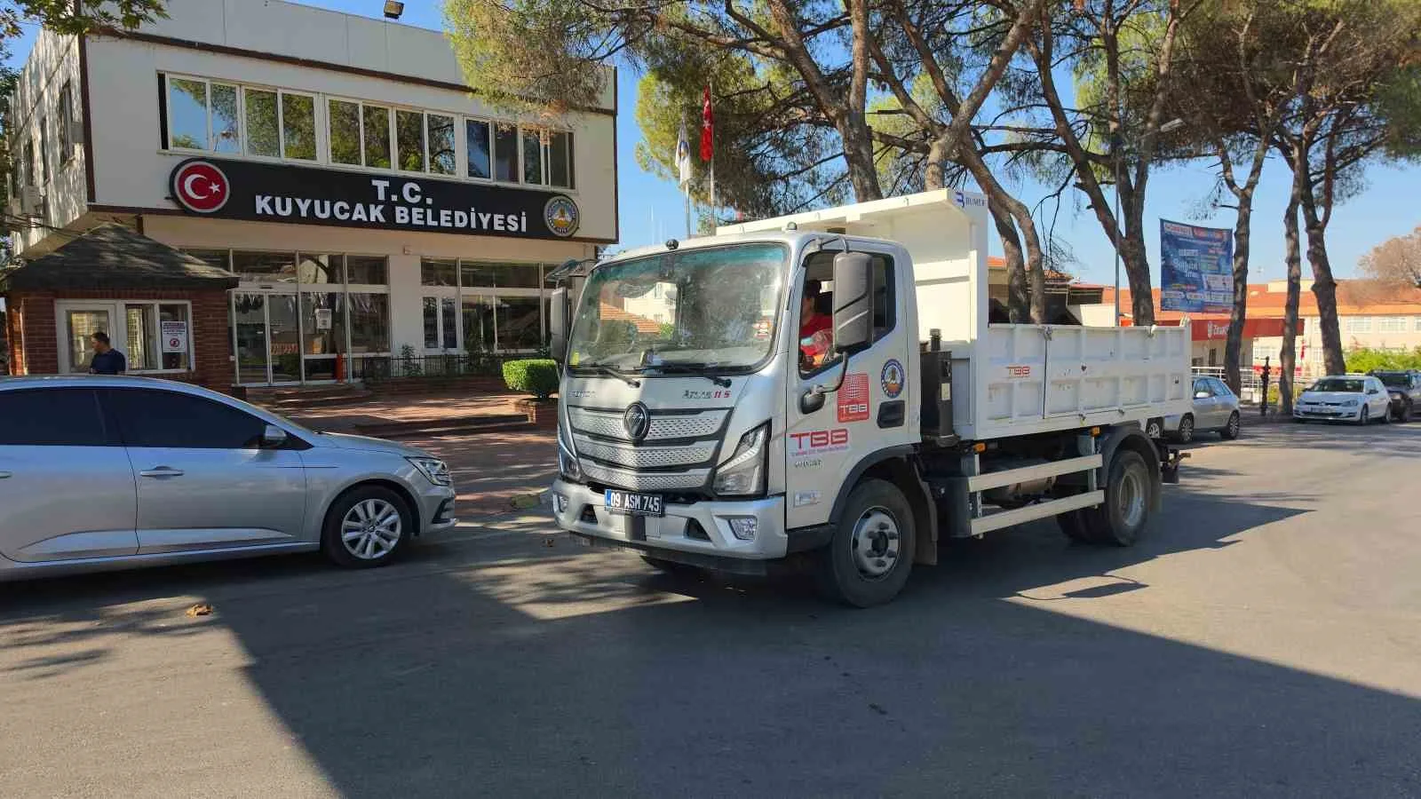 Kuyucak’ta üstyapı çalışmaları sürüyor