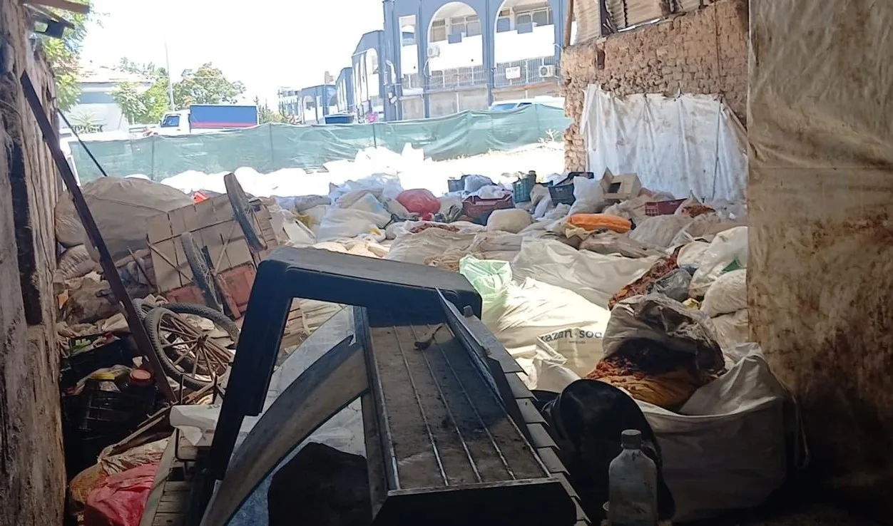 Malatya’da halk sağlığını tehdit eden ruhsatsız kayısı deposuna mühür