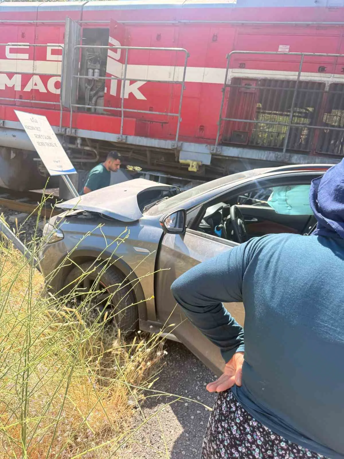 Manzarayı çekerken tren kazasını kaydetti