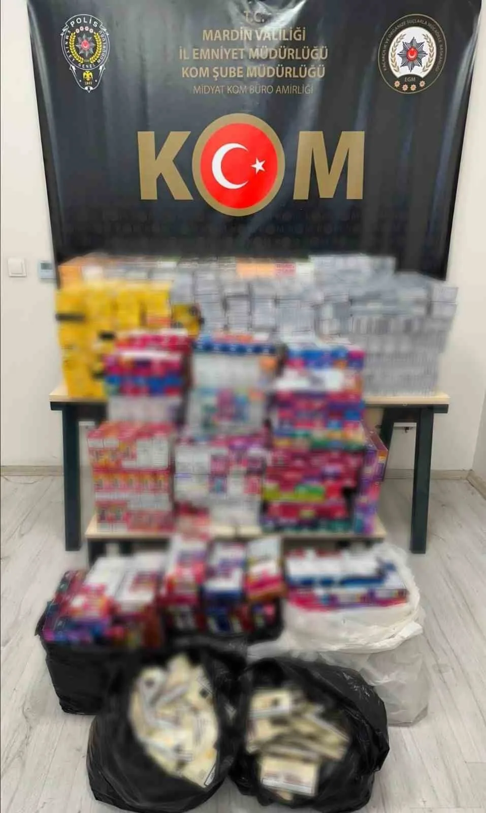 Mardin’de çok sayıda kaçak tütün mamulü ele geçirildi