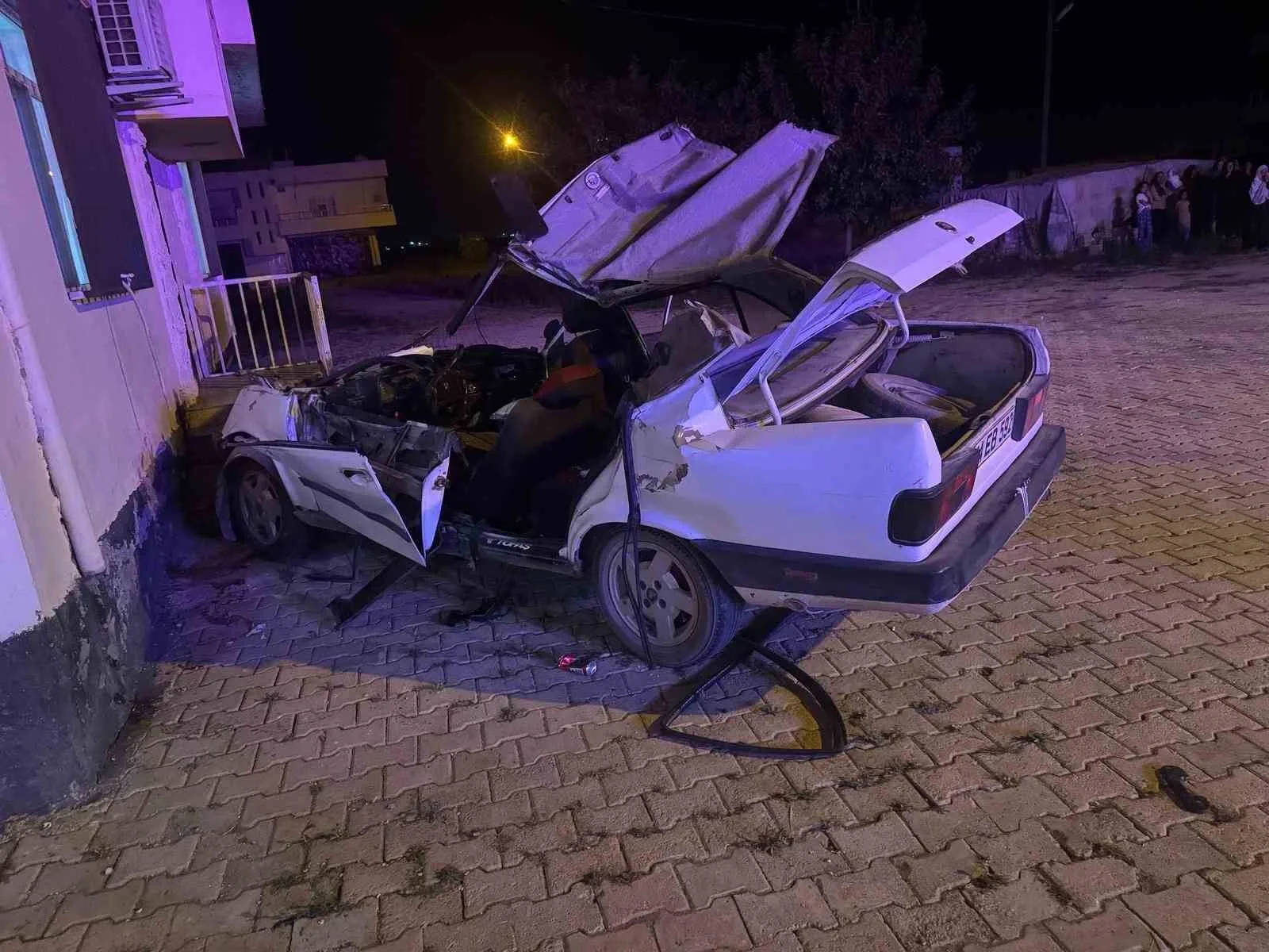 Mardin’de otomobil ile traktör çarpıştı: 1’i çocuk 4 yaralı