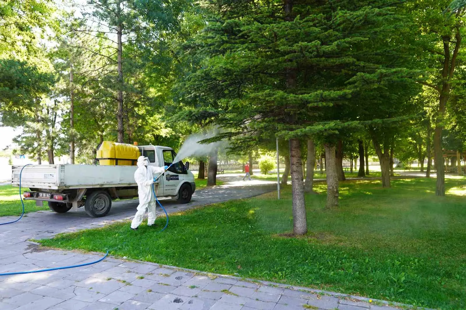 Melikgazi’de 58 mahallede ilaçlama çalışmaları devam ediyor