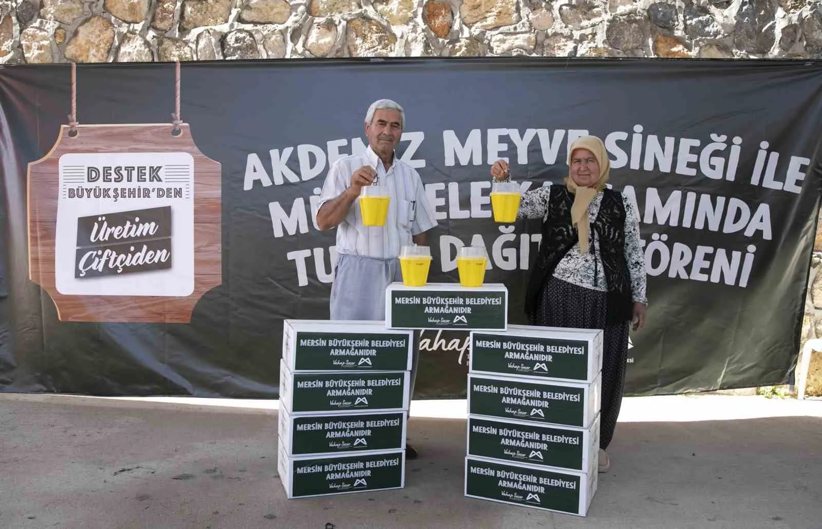 Mersin’de Akdeniz Meyve Sineğine karşı feromon tuzağı desteği