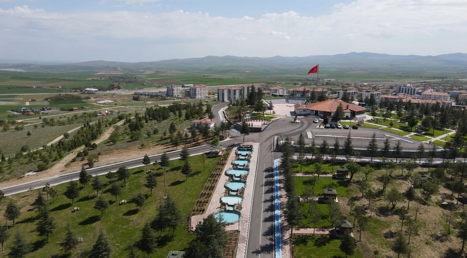 Millet bahçesiyle ilçenin çehresi değişti