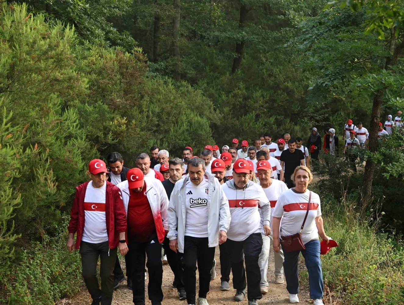 Milli Eğitim Bakanı Tekin, Sakarya’da ‘Huzur ve kardeşlik’ yürüyüşüne katıldı
