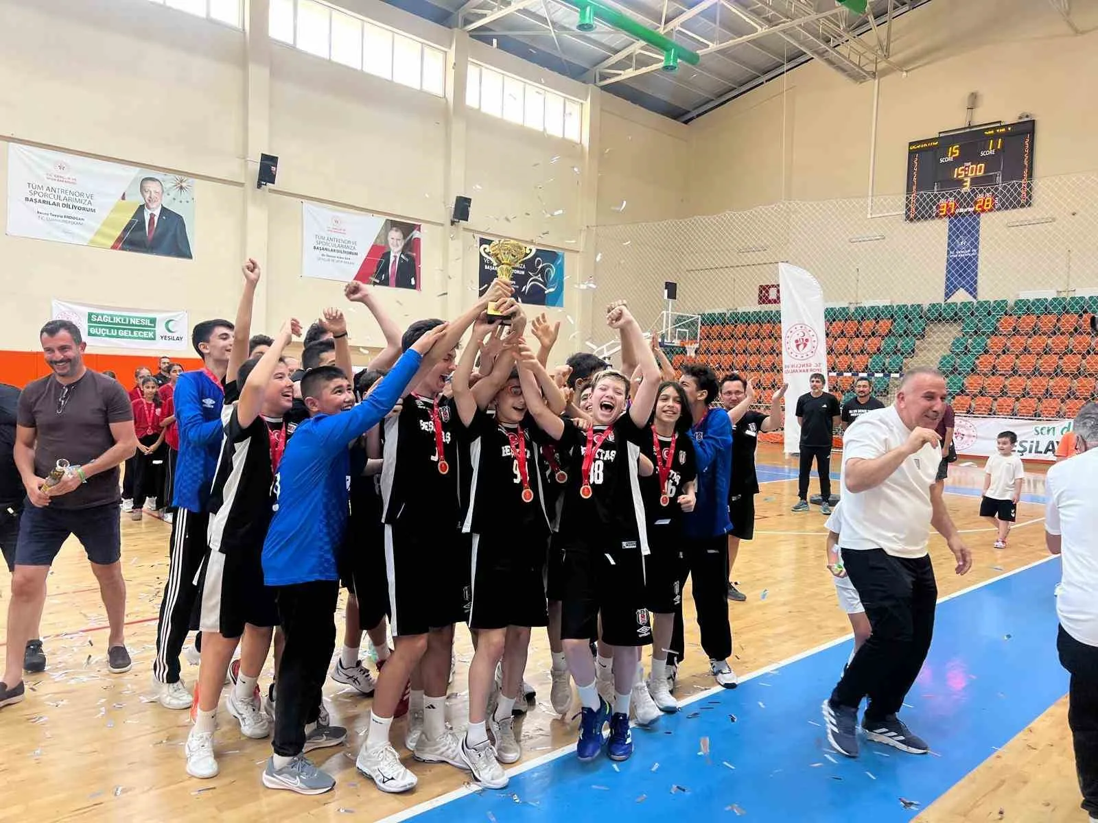Minikler Hentbol Türkiye Şampiyonası Kuşadası’nda tamamlandı
