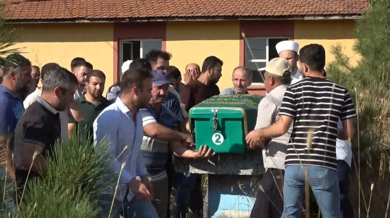 Motosiklet kazasında ölen Mustafa Ertürk dualarla son yolculuğuna uğurlandı