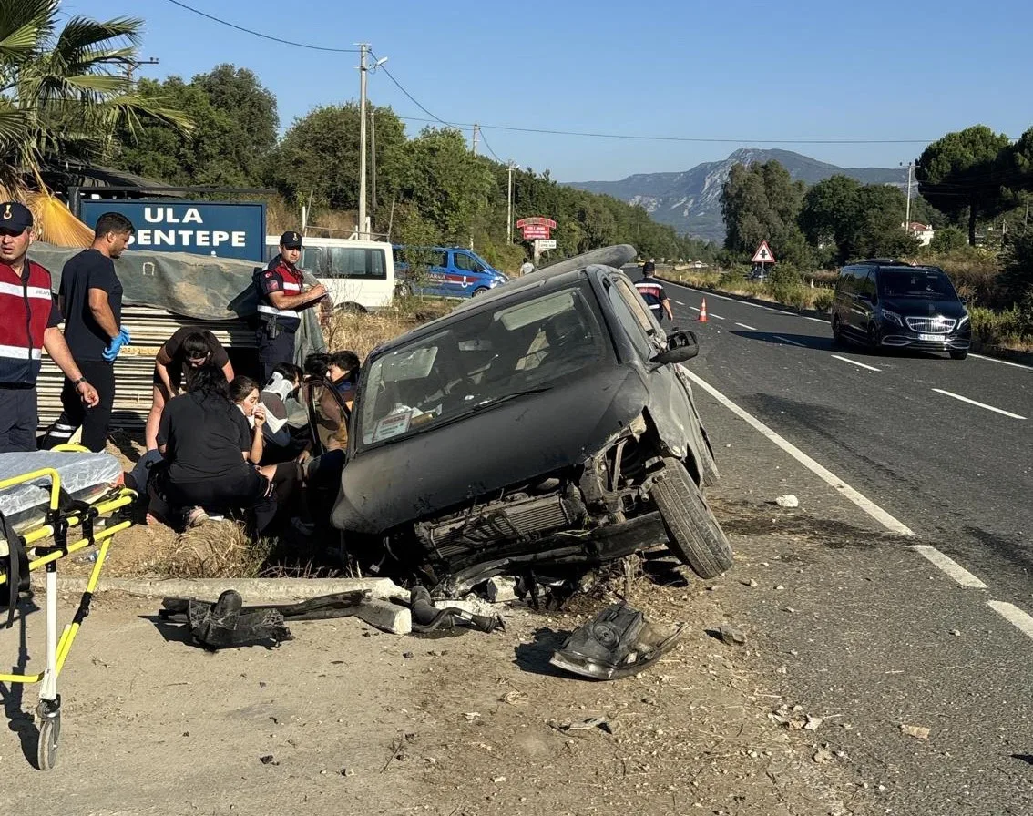 Muğla’da araç yoldan çıktı: 1’i çocuk 7 yaralı