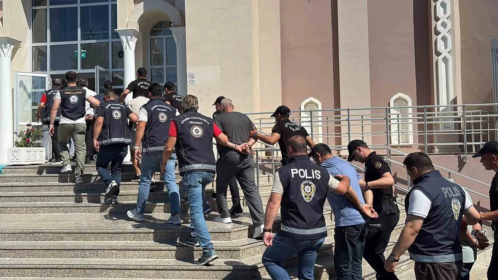 Muğla’da Göçmen Kaçakçılığı operasyonları: 26 şüpheli tutuklandı