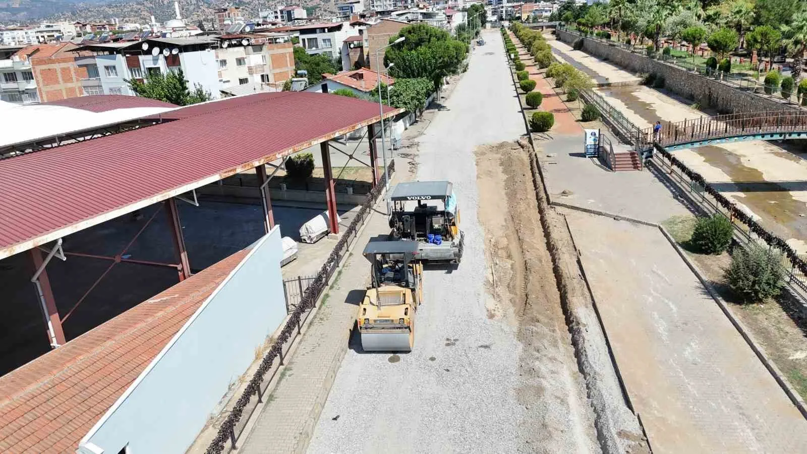 Nazilli Belediyesi Turan Mahallesi’nde asfalt çalışmalarına başladı