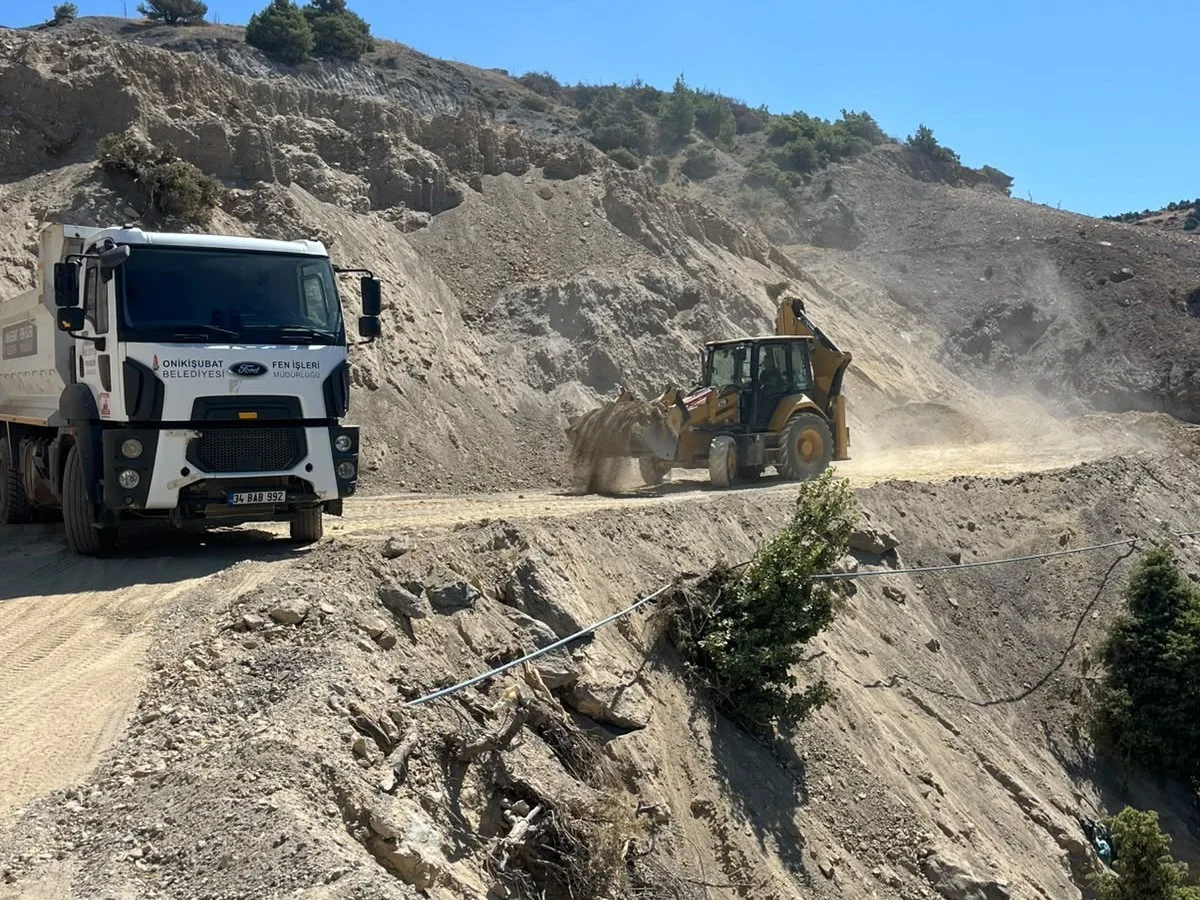 Onikişubat Belediyesi, ilçe genelinde ulaşım seferberliğini sürdürüyor