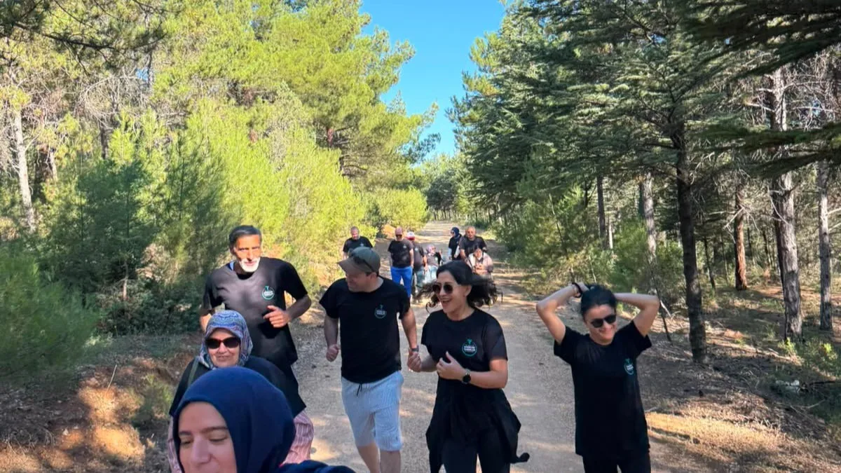 Özel bireyler için farkındalık yürüyüşü