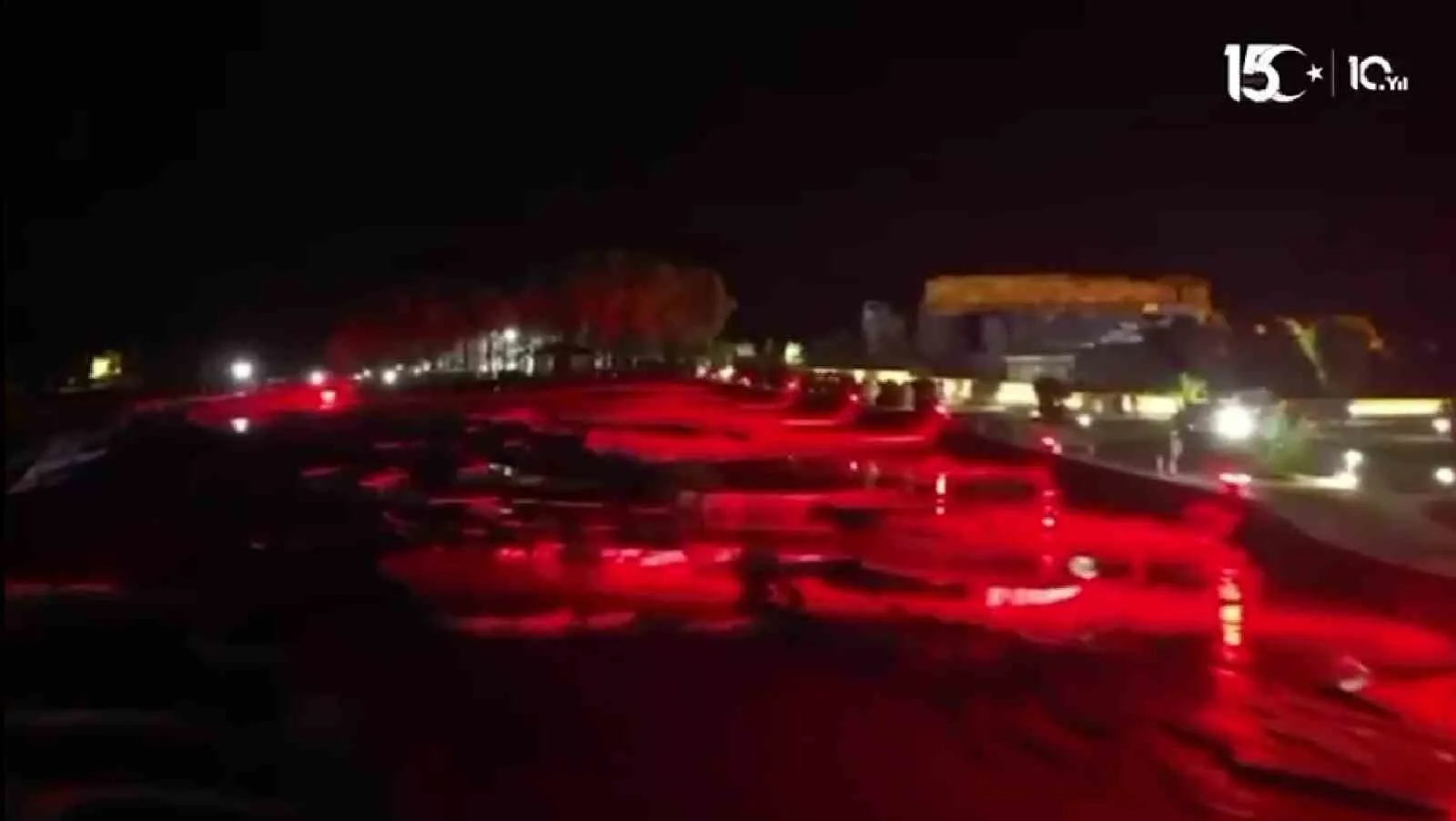 Pamukkale ve Hierapolis, 15 Temmuz hatırasına kırmızı ve beyaz renlere büründü