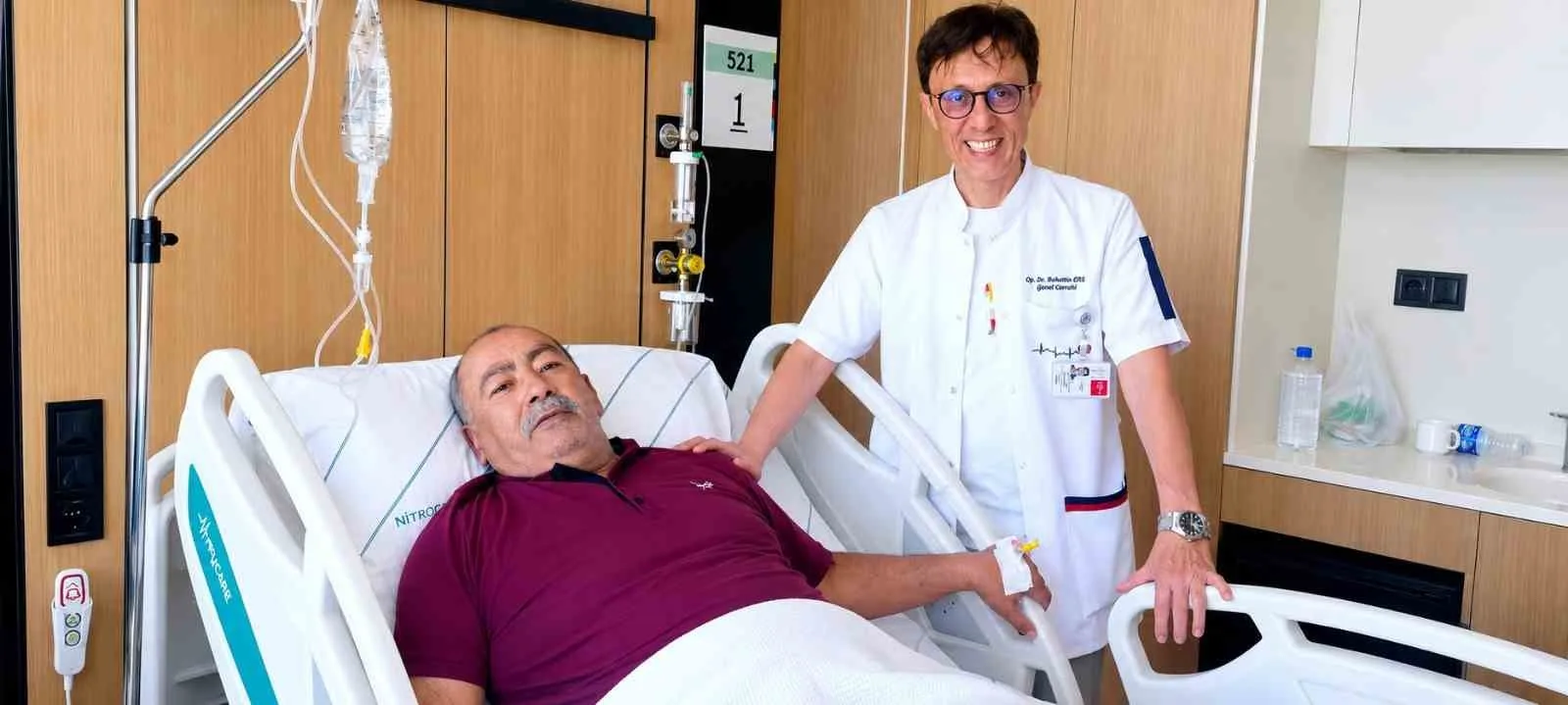 Riskli görülen hasta tek seansta yapılan iki ameliyatla sağlığına kavuştu