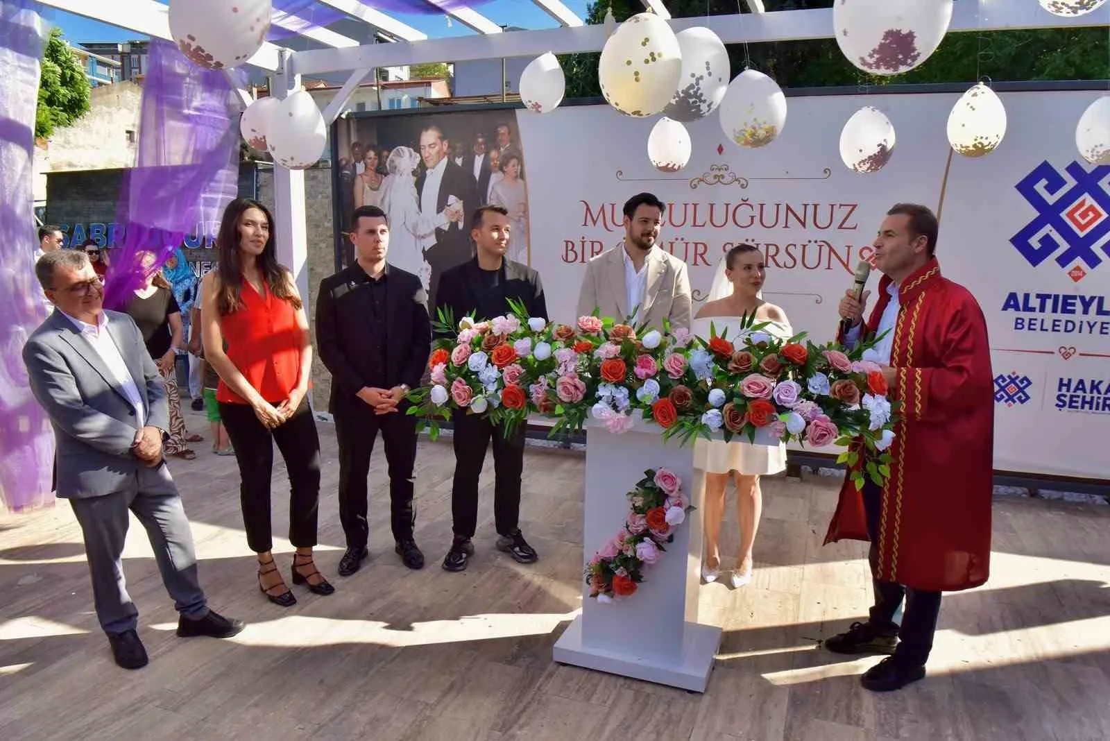 Sabri Uğur parkı açık hava nikah salonu hizmete açıldı