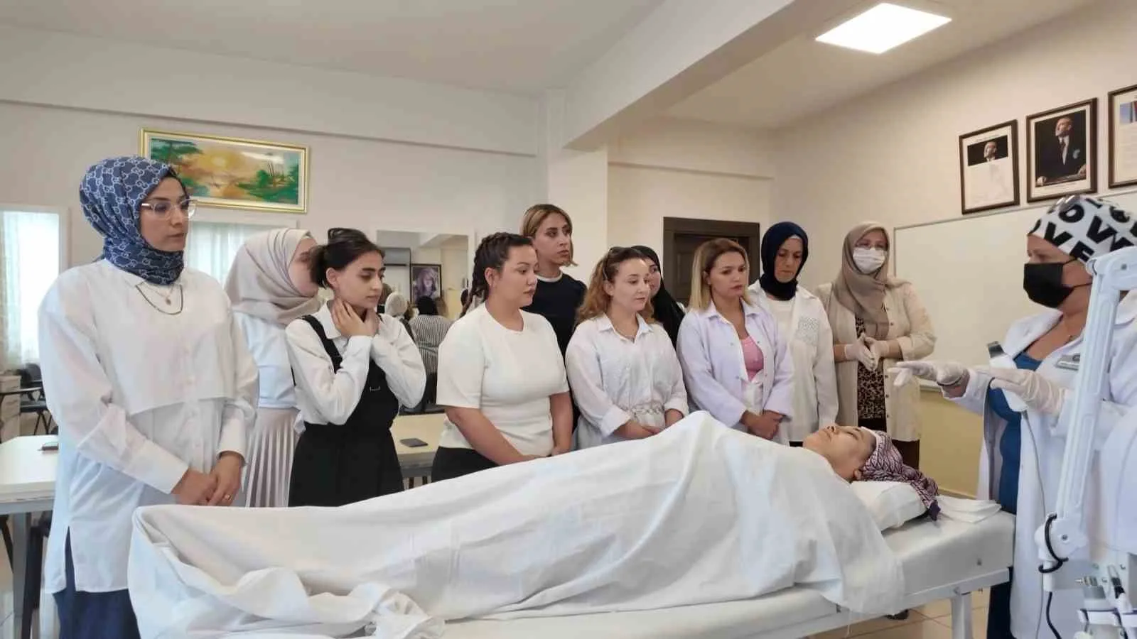 Şahinbey’de güzellik kurslarına yoğun ilgi