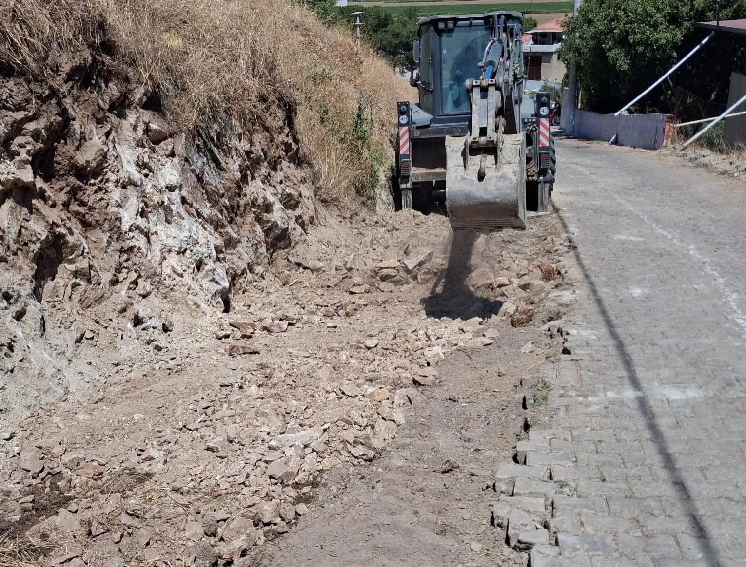 Şahinciler Mahallesi’nde yol genişletme çalışmaları başladı
