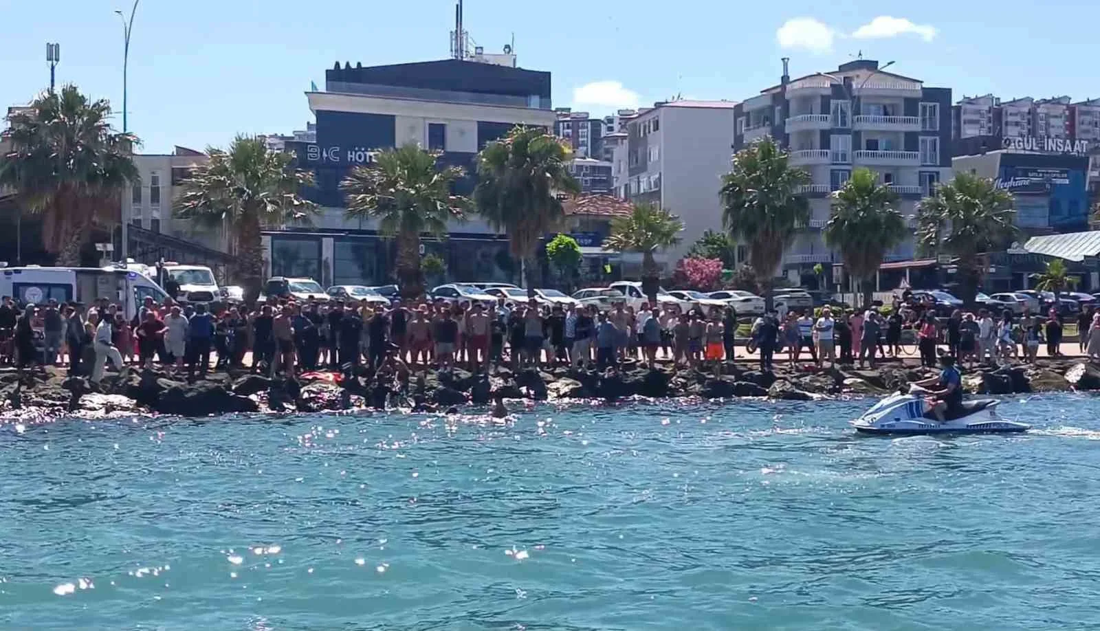 Samsun’da denizde boğulma tehlikesi geçiren kişi hastaneye kaldırıldı: Durumu ağır