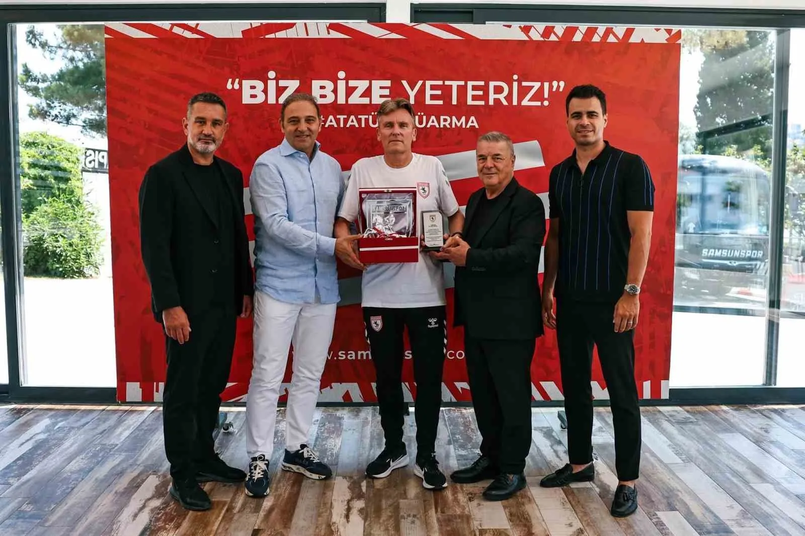 Samsunspor, Cedric Cattenoy ile vedalaştı