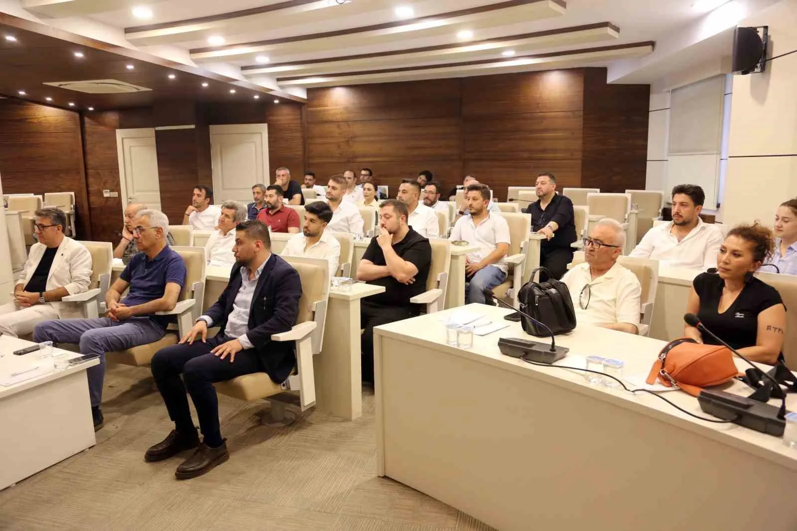 Sigorta ecantelerinin talep ve şikayetleri masaya yatarıldı