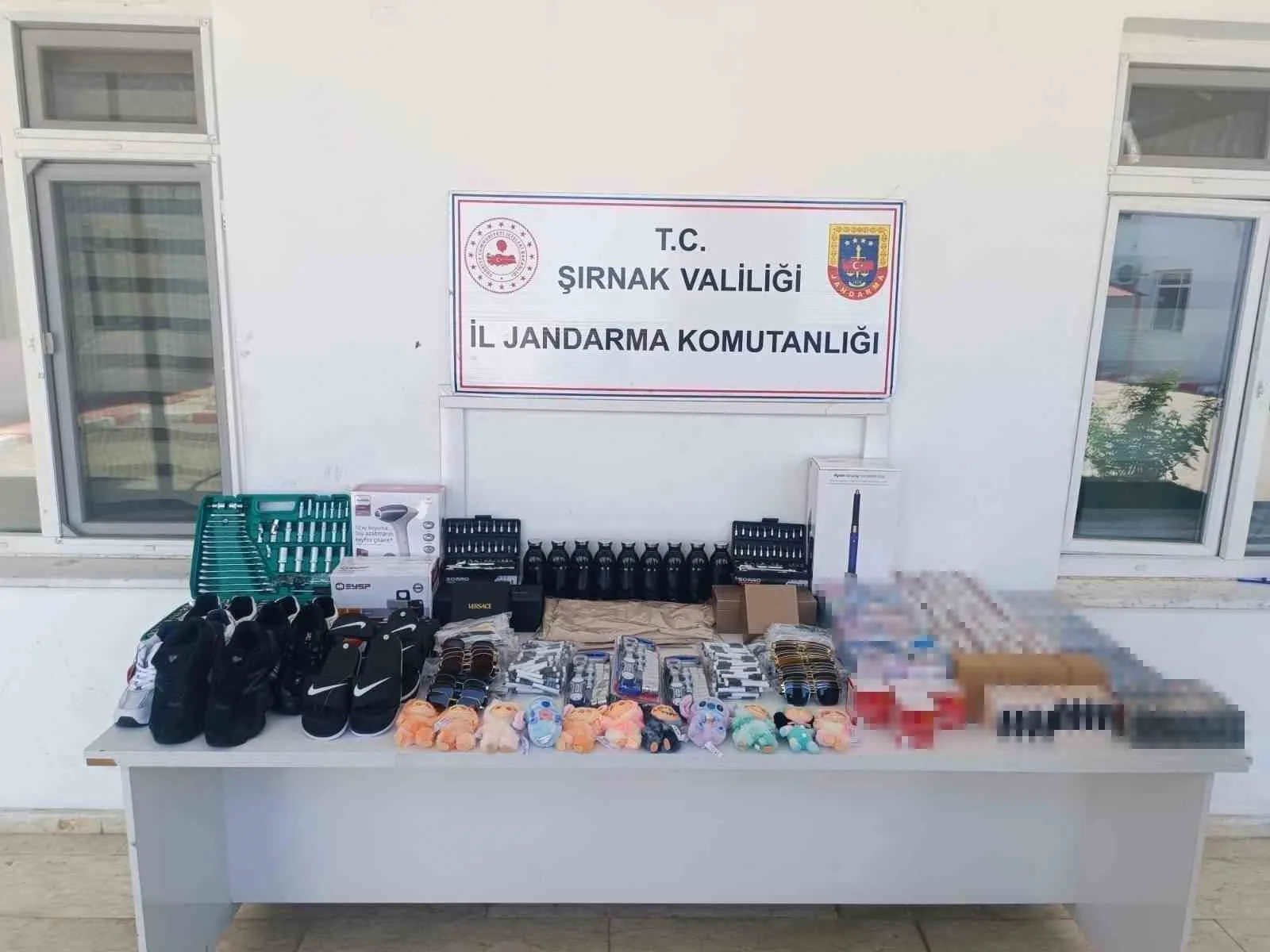 Şırnak’ta jandarmadan kaçakçılığa büyük darbe: 8 milyon liralık kaçak ürün ele geçirildi