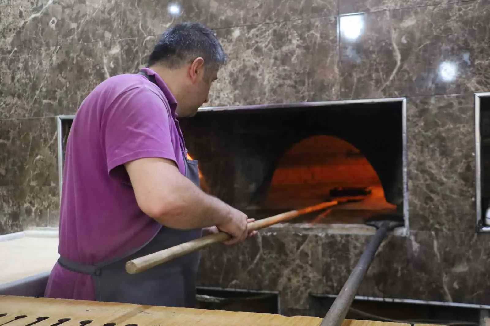 Sivas’ta termometreler 40 dereceyi gördü: Kavurucu sıcakta ustaların zorlu mesaisi