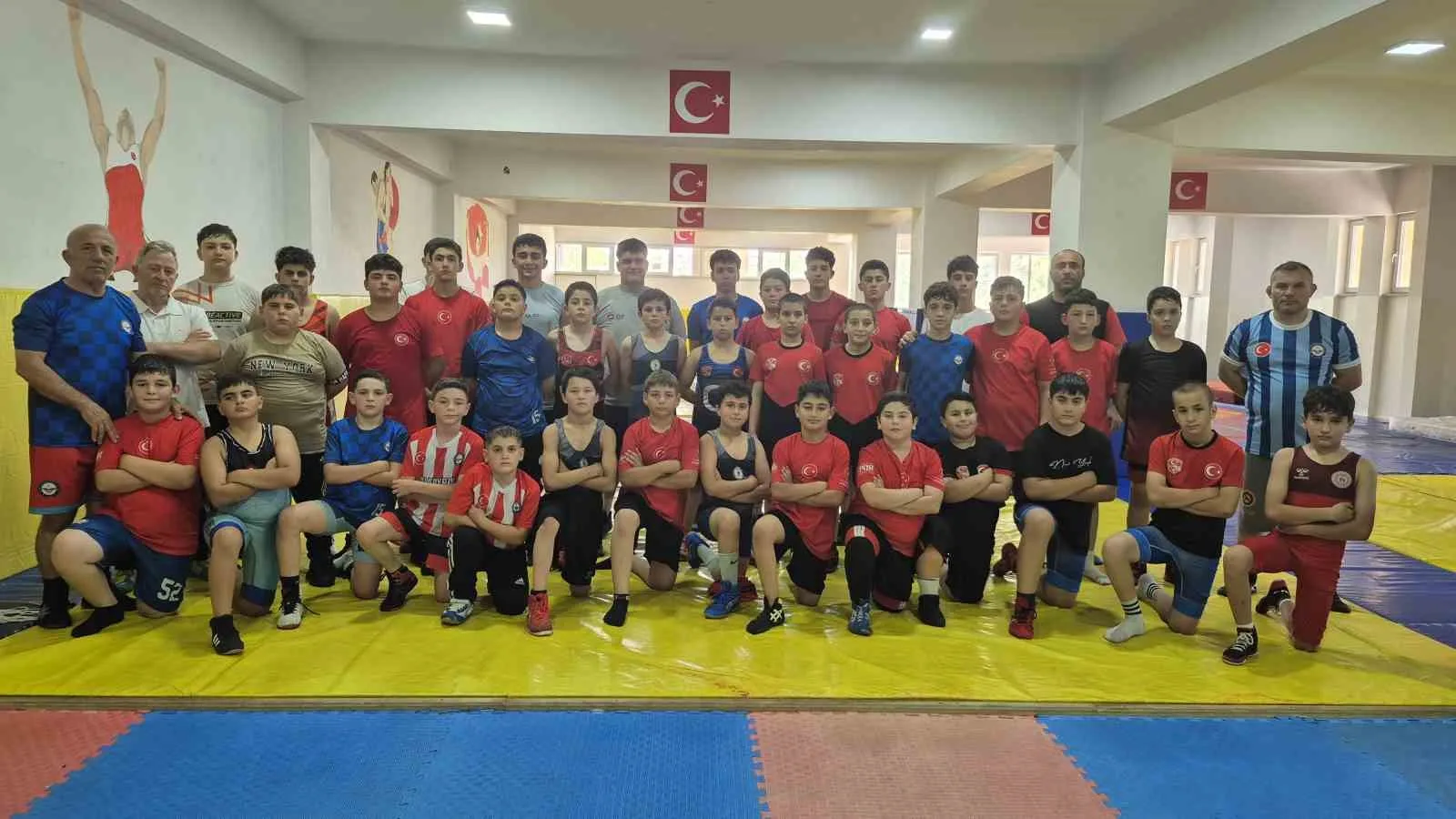 Sivaslı pehlivanlar şampiyonaya hazır