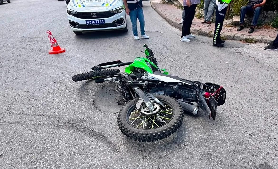 Tavşanlı’da otomobil ile motosiklet çarpıştı: 1 yaralı