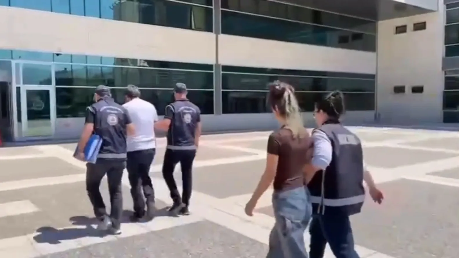 TEM Otoyolu’nda 20 düzensiz göçmen yakalandı