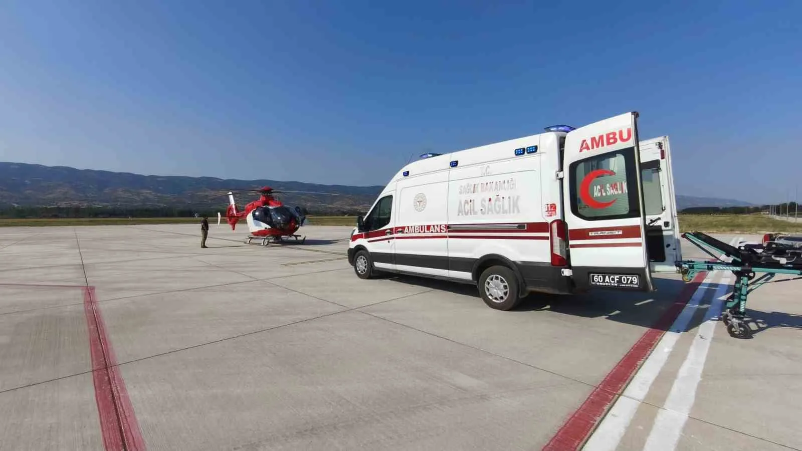 Tokat’ta kafa travması geçiren çocuk, helikopter ambulansla Ankara’ya sevk edildi