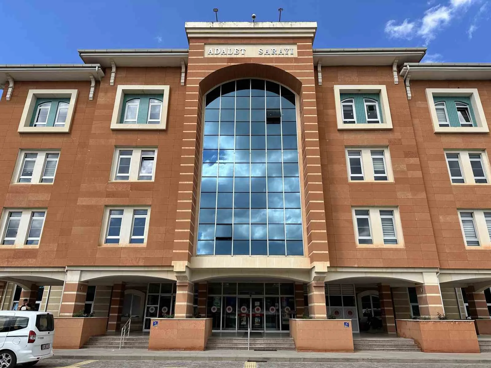 Uyuşturucu operasyonunda yakalanan sanığa 12 yıl hapis cezası
