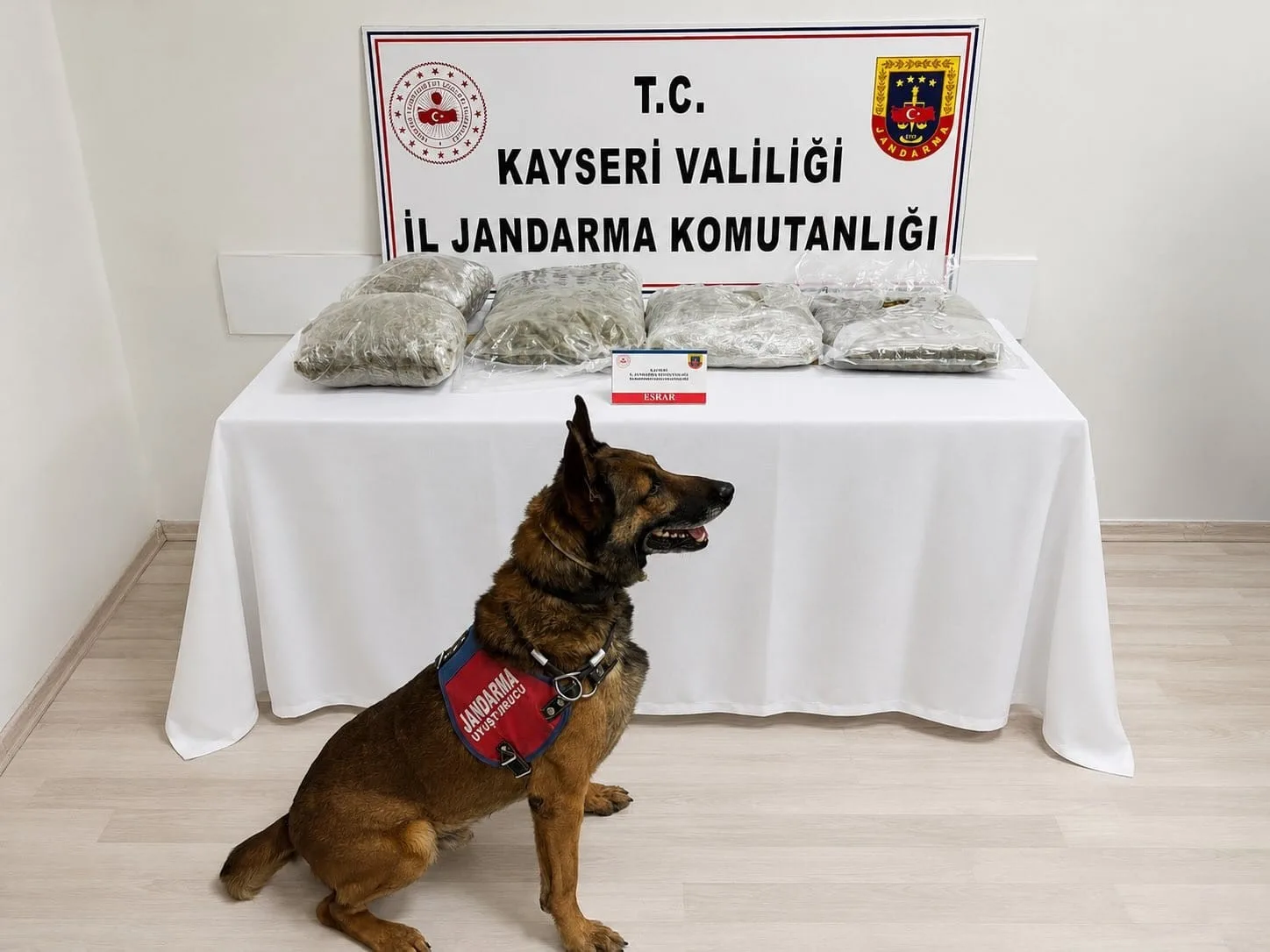 Uyuşturucuyla yakalanan CHP’li meclis üyesi istifa etti