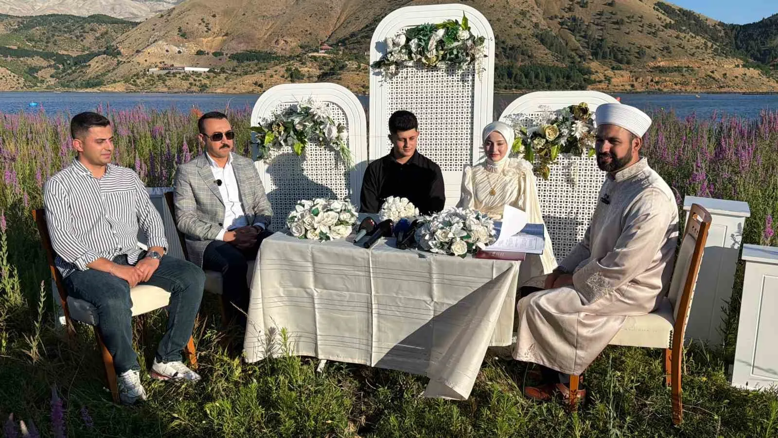 Yüzen adada "evet" dediler