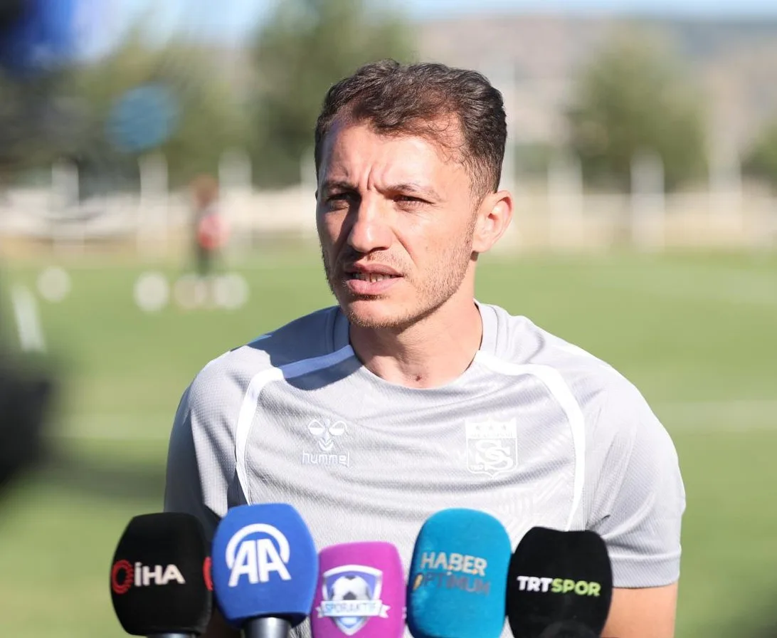 Ziya Erdal: "Sivasspor’u hak ettiği yere taşıyacağız"